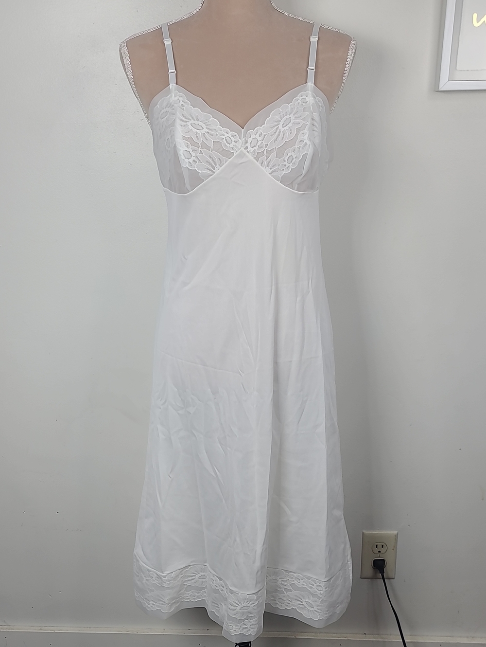 Vtg 70's Vanity Fair Ivory White Tricot Nylon Lace Trim 26" Full Slip Dress 36 - Picture 2 of 14